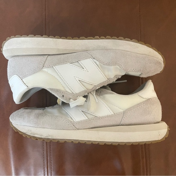 New Balance 237 White and gray Sneakers - Picture 2 of 5